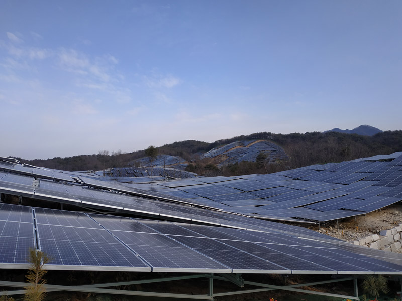 14.7MW 韓国　陸上太陽光発電アルミ架台